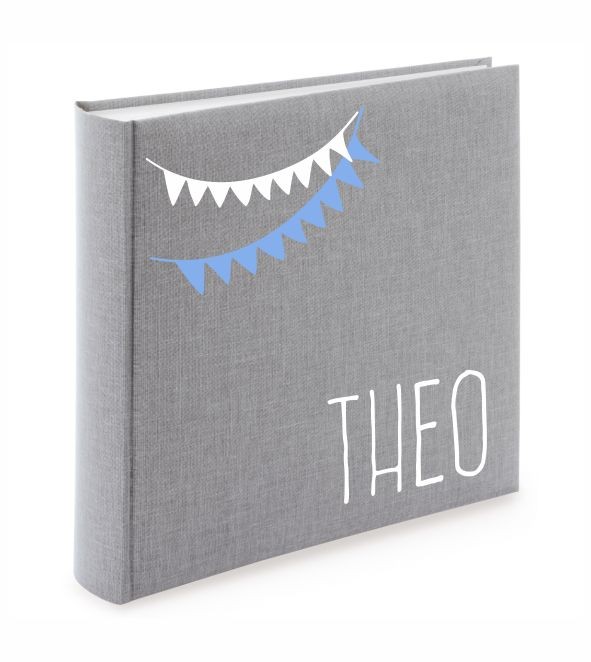 Album mit Name und Fähnchen