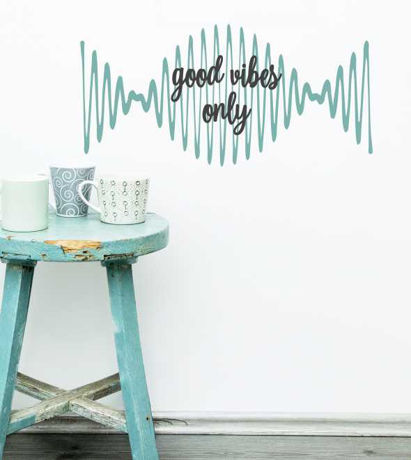 Good Vibes Only als 2-farbiges Wandtattoo