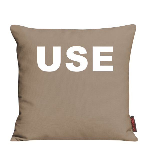 Kissen mit dem Aufdruck USE