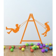 Schaukelnde Kinder als Wandtattoo