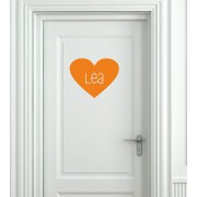 Name und Herze als Türtattoo