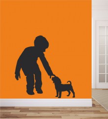 Kind mit Hündchen als Wandtattoo